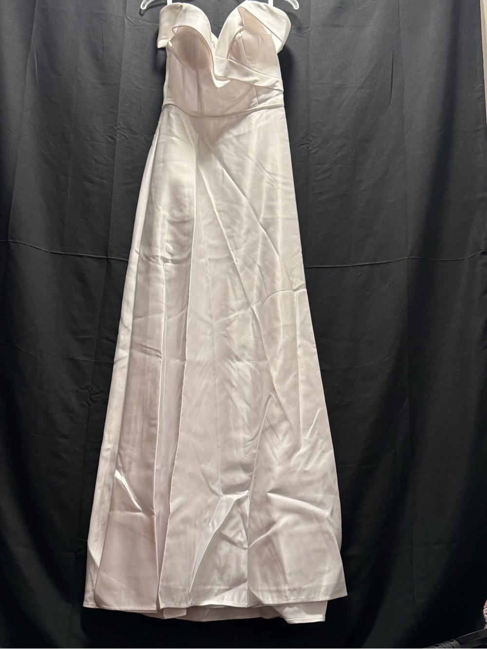 Elegant Strapless White Satin Evening Gown